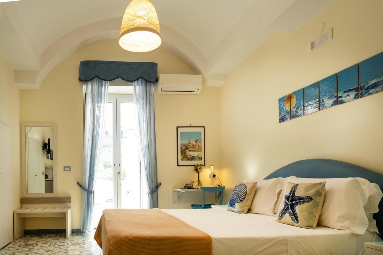 Libeccio - Apartment With Terrace And Sea View Maiori Exterior foto